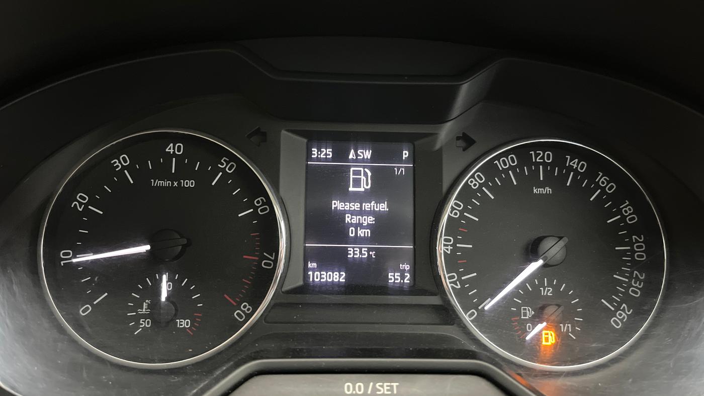 2017 Skoda Octavia STYLE PLUS AT 1.8 TSI, Petrol, Automatic, 1,03,026 km, Odometer Image