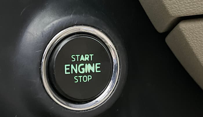 2017 Skoda Octavia STYLE PLUS AT 1.8 TSI, Petrol, Automatic, 1,03,026 km, Keyless Start/ Stop Button