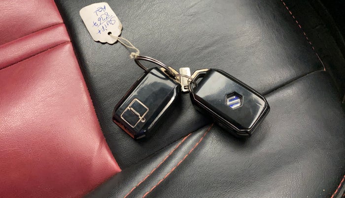 2024 Maruti Swift ZXI PLUS, CNG, Manual, 78,867 km, Key Close Up