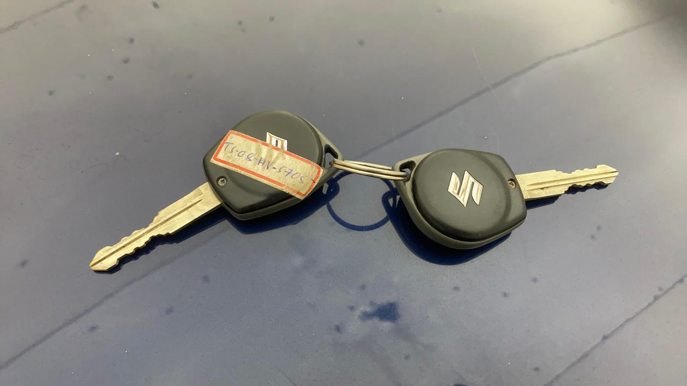 2021 Maruti Swift VXI, Petrol, Manual, 37,222 km, Key Close Up