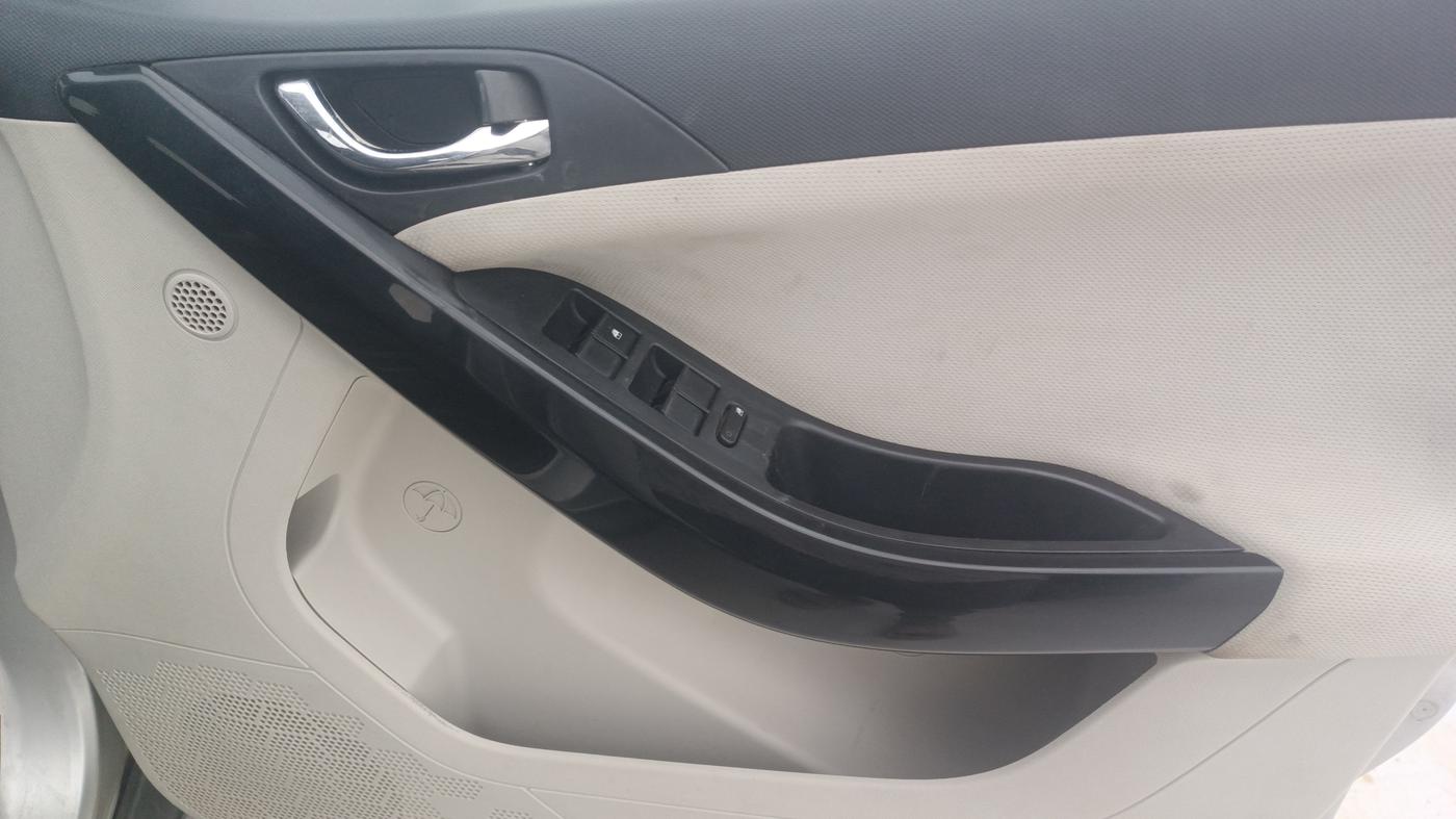 2021 Tata NEXON XZA PLUS SUNROOF DIESEL, Diesel, Automatic, 93,156 km, Driver Side Door Panels Control