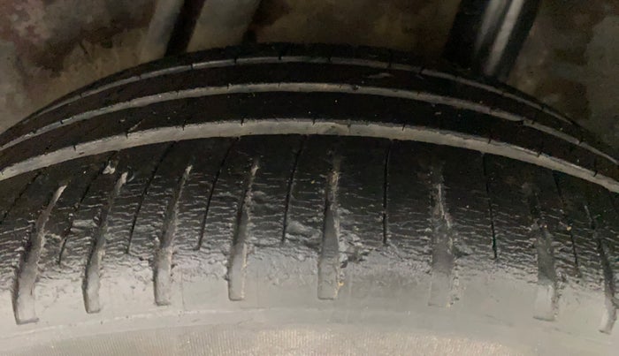 2011 Honda City 1.5L I-VTEC V AT, Petrol, Automatic, 1,20,570 km, Left Rear Tyre Tread