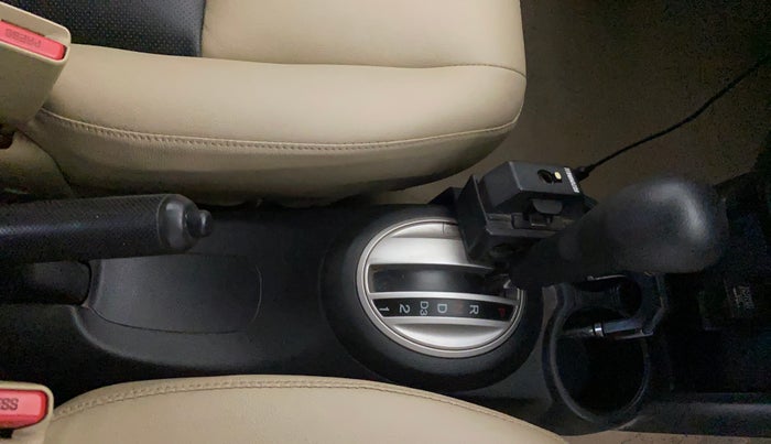 2014 Honda Brio VX AT, Petrol, Automatic, 44,103 km, Gear Lever