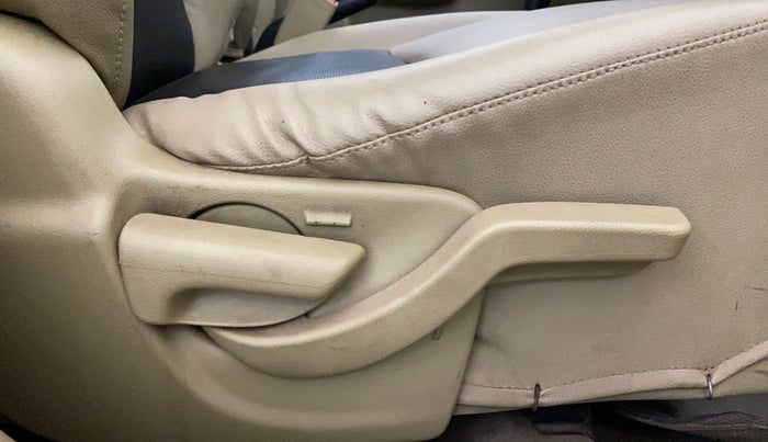 2014 Honda Brio VX AT, Petrol, Automatic, 44,103 km, Driver Side Adjustment Panel