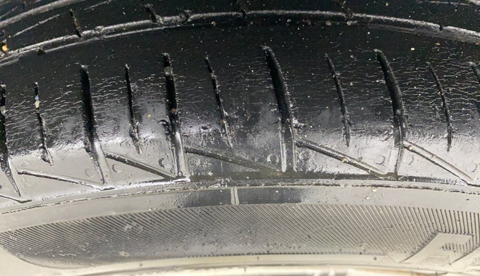 2013 Maruti Alto 800 LXI, Petrol, Manual, 79,783 km, Left Rear Tyre Tread