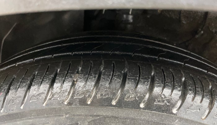 2021 KIA SONET HTK 1.2, Petrol, Manual, 29,343 km, Left Front Tyre Tread