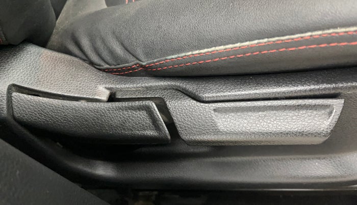 2021 KIA SONET HTK 1.2, Petrol, Manual, 29,343 km, Driver Side Adjustment Panel