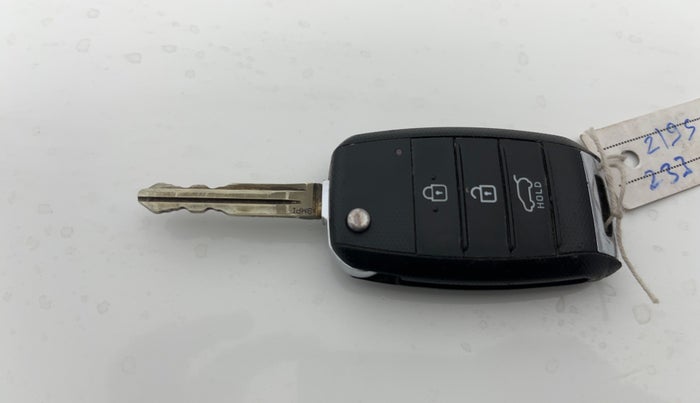 2021 KIA SONET HTK 1.2, Petrol, Manual, 29,343 km, Key Close Up