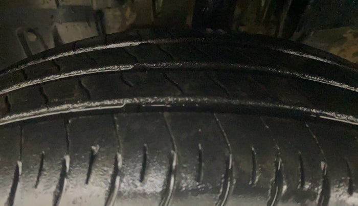 2019 Renault TRIBER RXZ, Petrol, Manual, 69,887 km, Left Front Tyre Tread