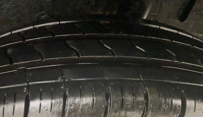 2019 Renault TRIBER RXZ, Petrol, Manual, 69,887 km, Left Rear Tyre Tread