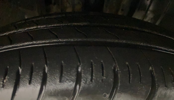 2019 Renault TRIBER RXZ, Petrol, Manual, 69,887 km, Right Front Tyre Tread