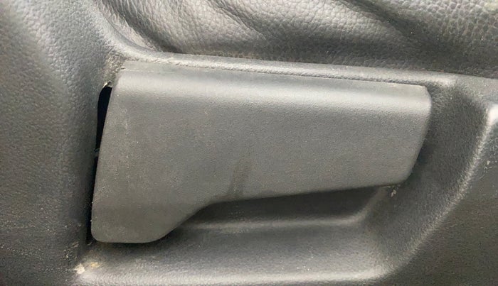 2019 Renault TRIBER RXZ, Petrol, Manual, 69,887 km, Driver Side Adjustment Panel