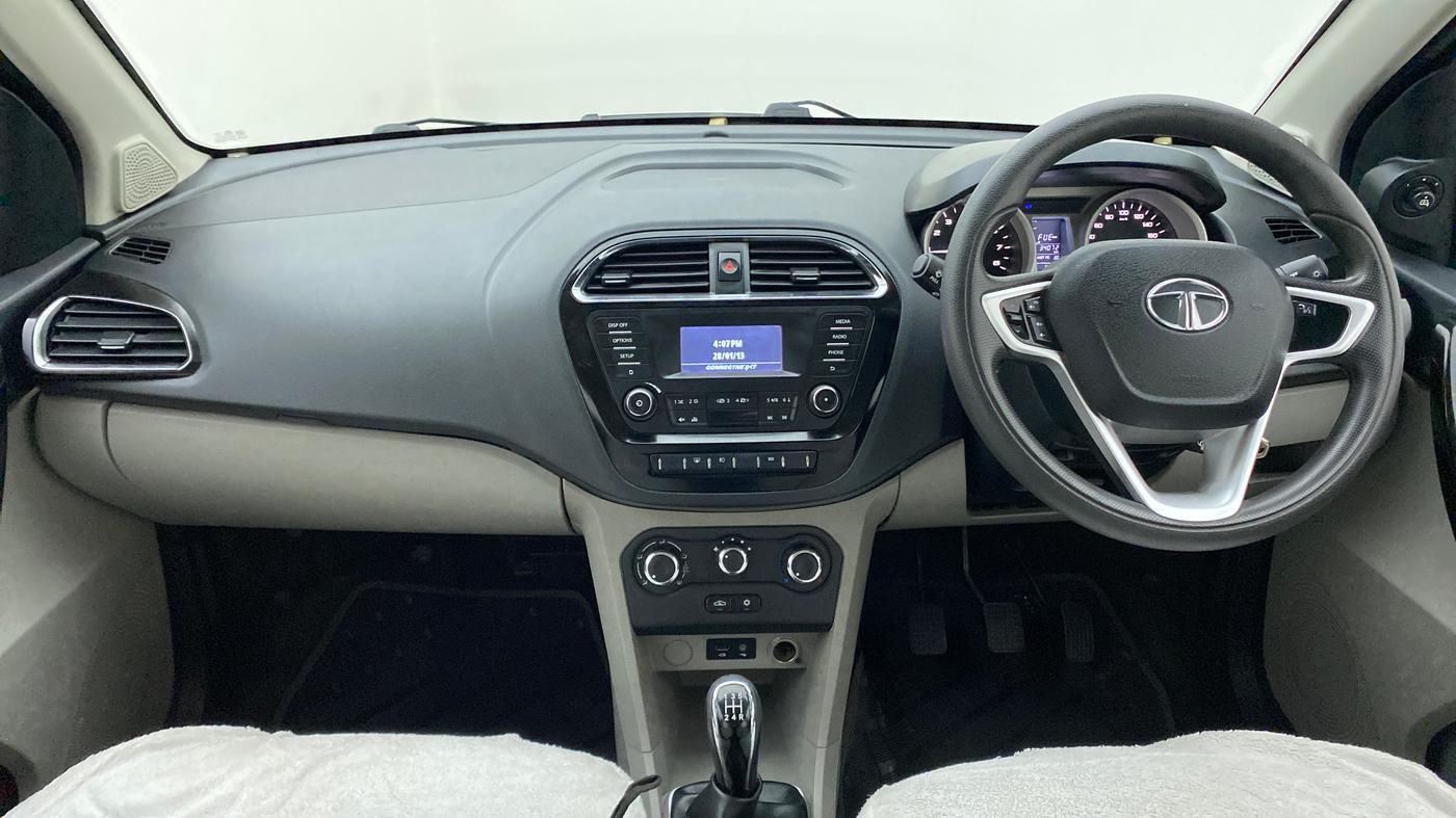 2017 Tata Tiago XZ 1.2 REVOTRON, Petrol, Manual, 34,071 km, Dashboard