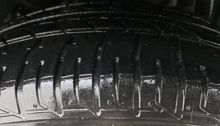 2017 Tata Tiago XZ 1.2 REVOTRON, Petrol, Manual, 34,071 km, Left Rear Tyre Tread