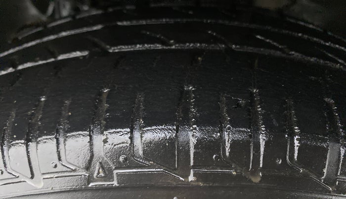 2017 Tata Tiago XZ 1.2 REVOTRON, Petrol, Manual, 34,071 km, Left Front Tyre Tread