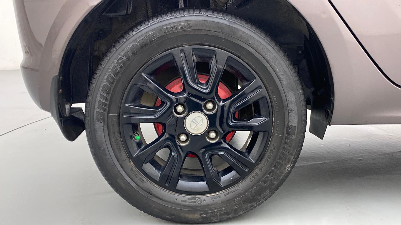 2017 Tata Tiago XZ 1.2 REVOTRON, Petrol, Manual, 34,071 km, Right Rear Wheel