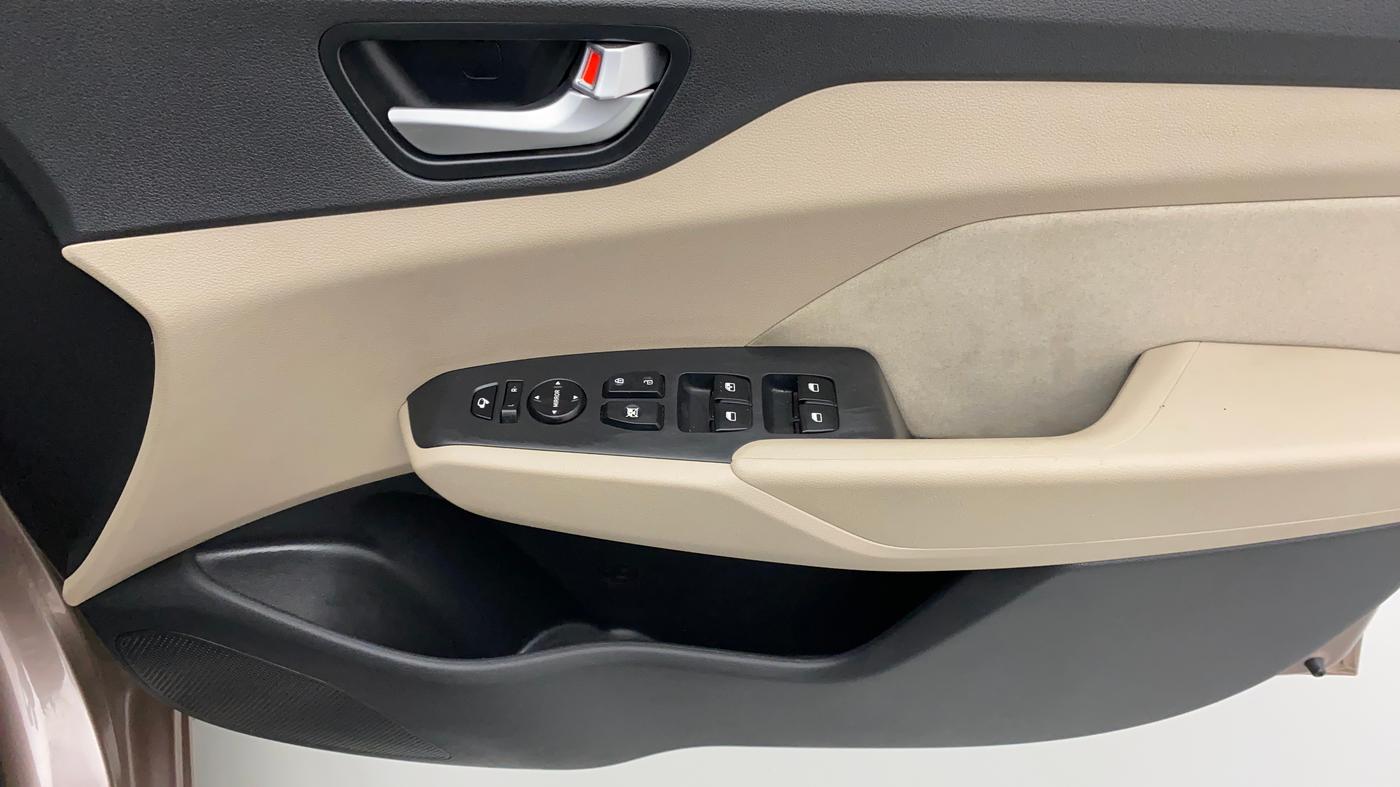 2019 Hyundai Verna 1.6 VTVT SX + AT, Petrol, Automatic, 18,314 km, Driver Side Door Panels Control