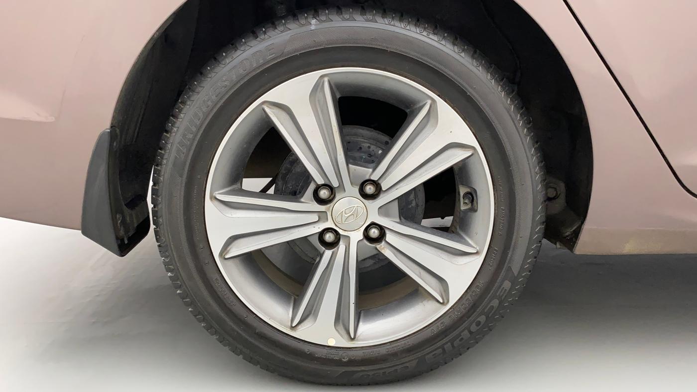 2019 Hyundai Verna 1.6 VTVT SX + AT, Petrol, Automatic, 18,314 km, Right Rear Wheel