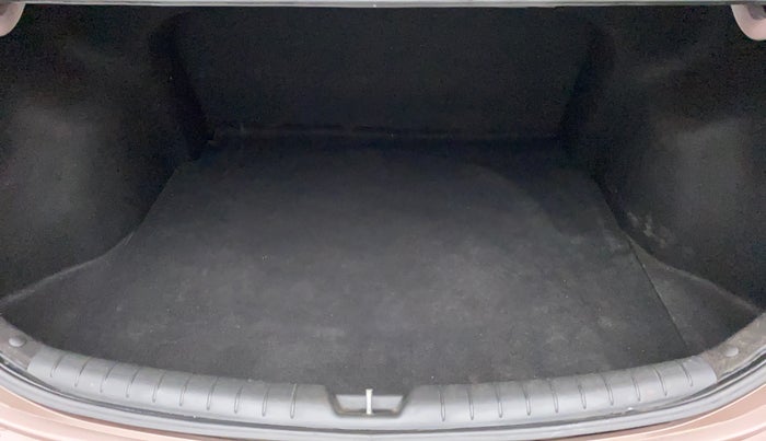 2019 Hyundai Verna 1.6 VTVT SX + AT, Petrol, Automatic, 18,314 km, Boot Inside