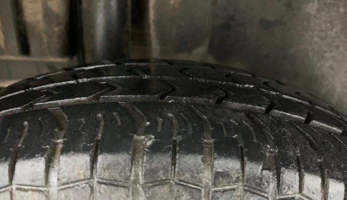 2017 Maruti Swift LXI (O), CNG, Manual, 55,843 km, Right Rear Tyre Tread