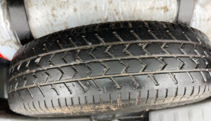 2017 Maruti Swift LXI (O), CNG, Manual, 55,843 km, Spare Tyre