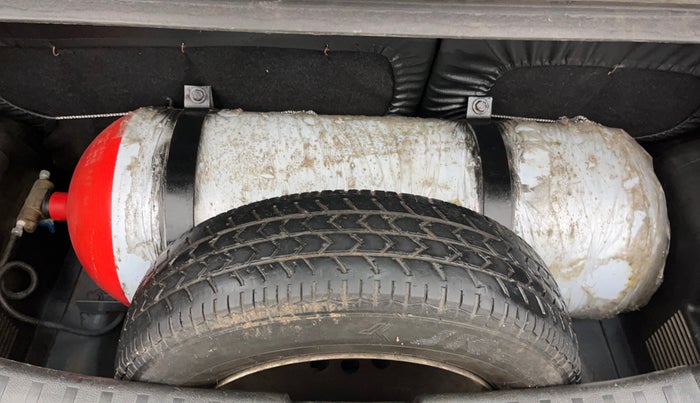 2017 Maruti Swift LXI (O), CNG, Manual, 55,843 km, Boot Inside