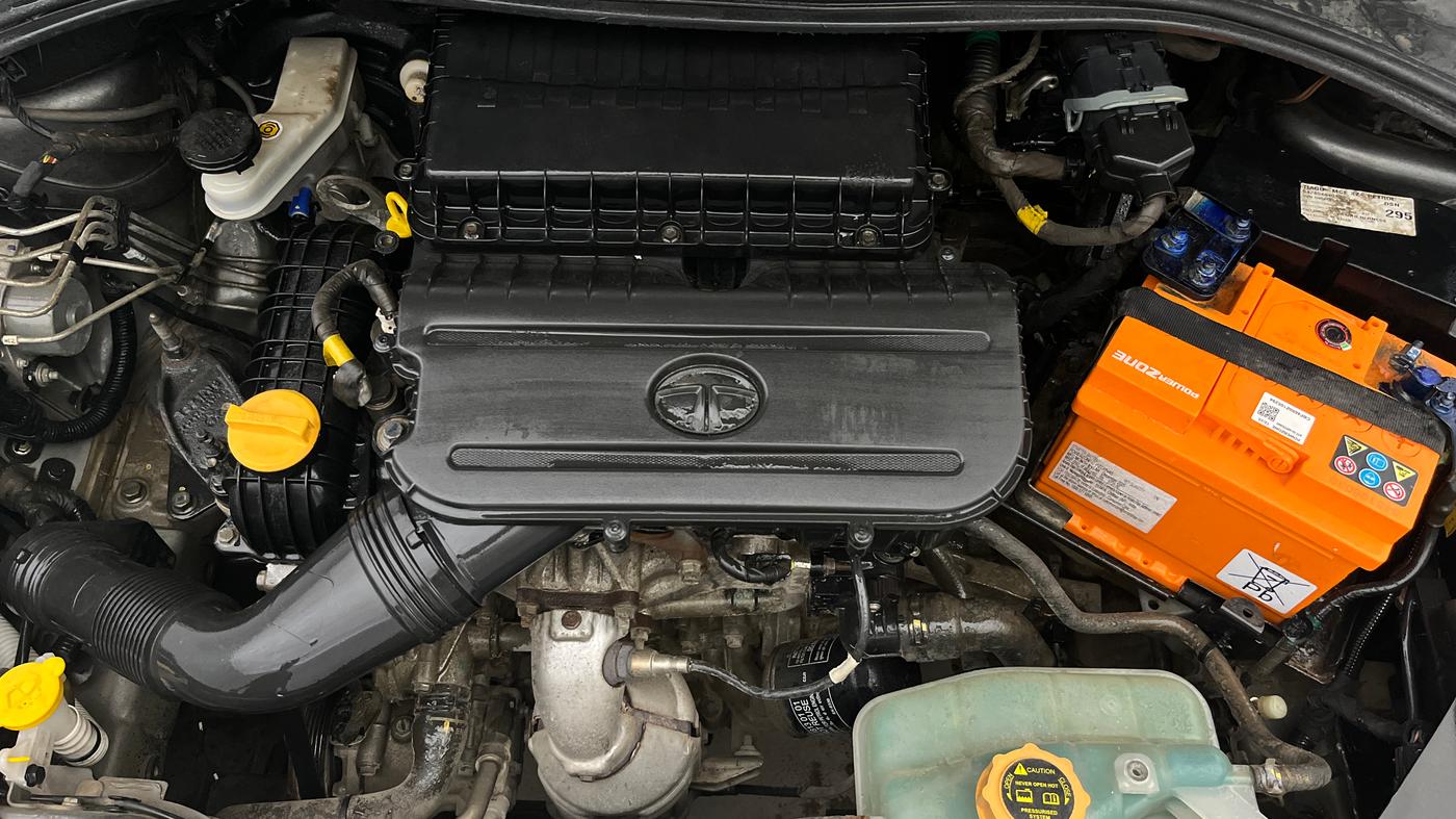 2021 Tata Tiago XZ PETROL, Petrol, Manual, 45,480 km, Engine View