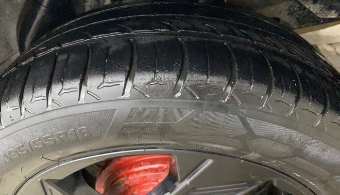 2020 Hyundai Verna SX 1.5 VTVT, Petrol, Manual, 78,881 km, Left Rear Tyre Tread