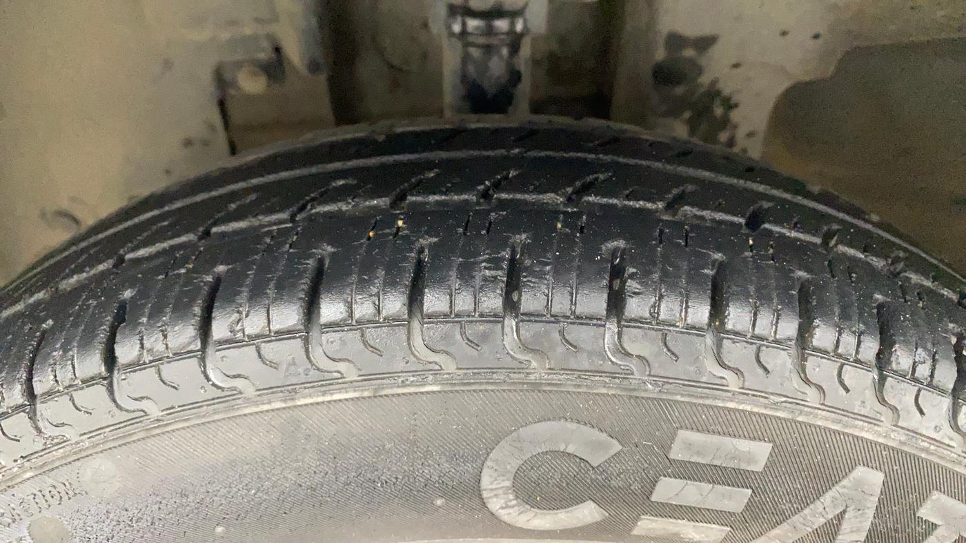 2016 Renault Kwid RXT 0.8, Petrol, Manual, 37,216 km, Left Front Tyre Tread