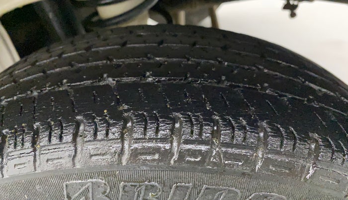 2017 Maruti Alto K10 LXI, Petrol, Manual, 50,582 km, Left Rear Tyre Tread
