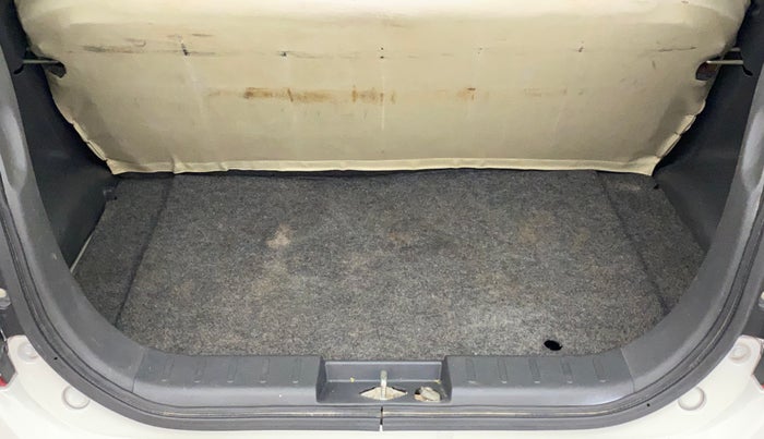 2017 Maruti Alto K10 LXI, Petrol, Manual, 50,582 km, Boot Inside
