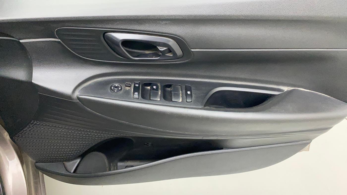 2021 Hyundai NEW I20 MAGNA 1.2 MT, Petrol, Manual, 32,834 km, Driver Side Door Panels Control