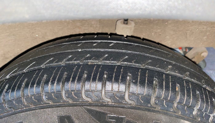 2019 Renault Kwid RXL, Petrol, Manual, 1,06,943 km, Left Rear Tyre Tread