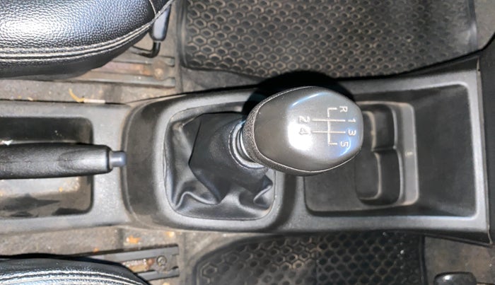 2019 Renault Kwid RXL, Petrol, Manual, 1,06,943 km, Gear Lever