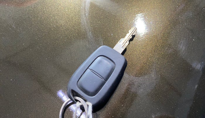 2019 Renault Kwid RXL, Petrol, Manual, 1,06,943 km, Key Close Up