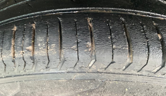 2022 Tata PUNCH ADVENTURE MT, Petrol, Manual, 29,257 km, Left Front Tyre Tread