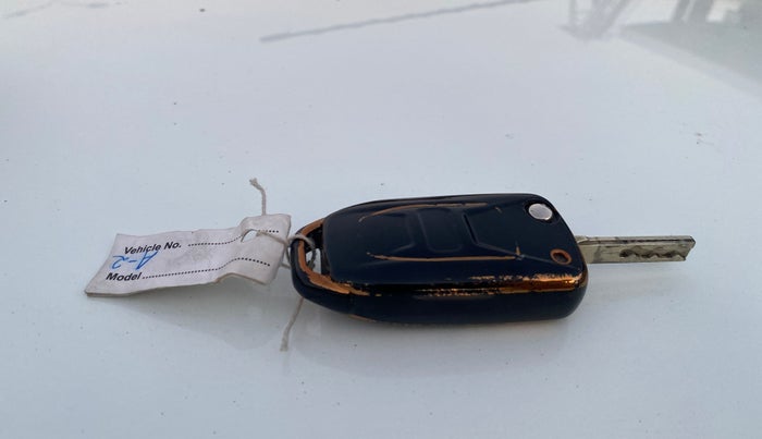 2022 Tata PUNCH ADVENTURE MT, Petrol, Manual, 29,257 km, Key Close Up