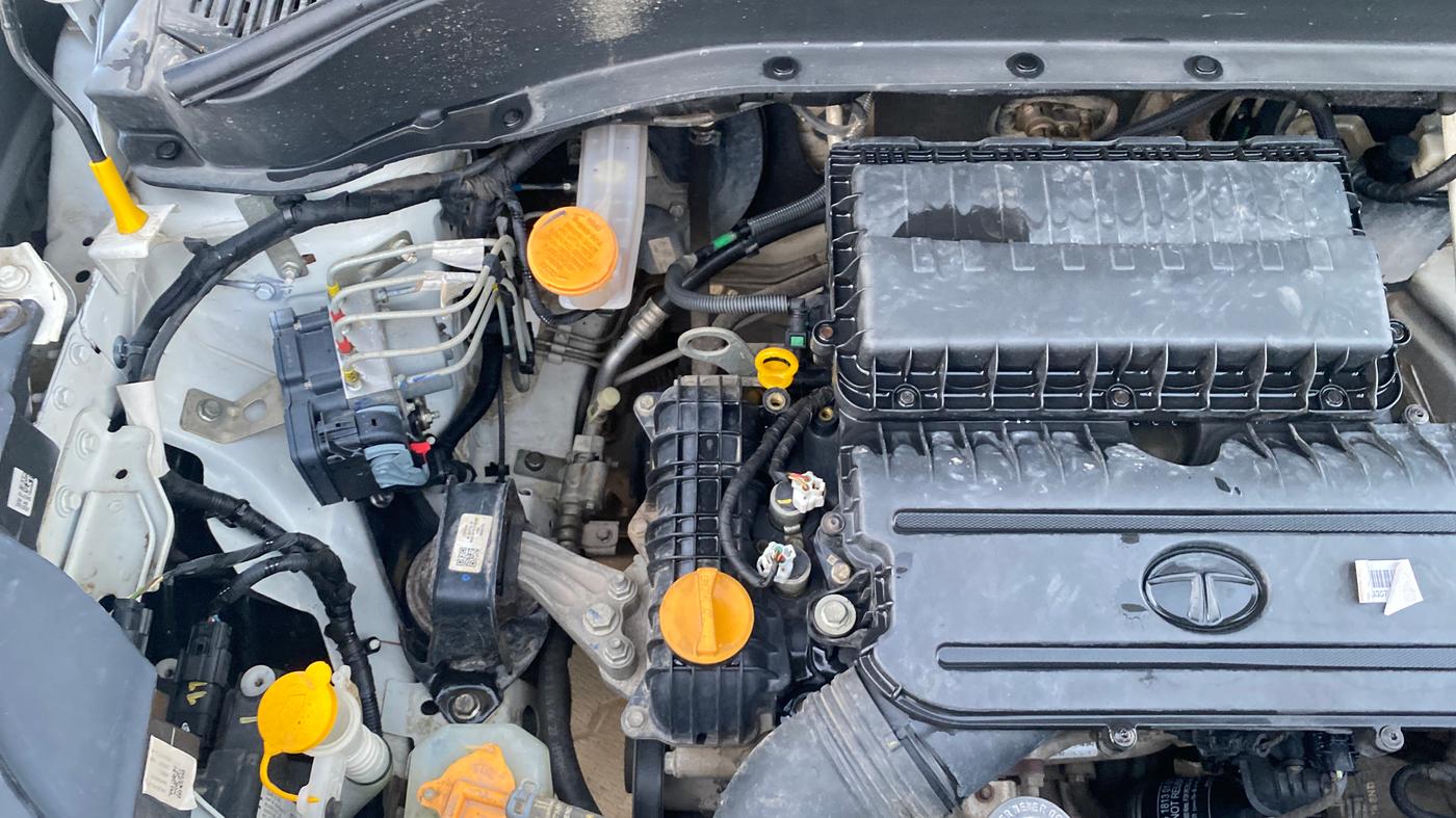 2022 Tata PUNCH ADVENTURE MT, Petrol, Manual, 29,257 km, Engine View - Right