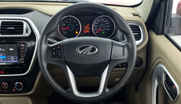2017 Mahindra TUV300 T 10 MT Dual Tone, Diesel, Manual, 67,374 km, Steering Wheel Close Up