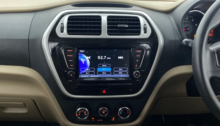 2017 Mahindra TUV300 T 10 MT Dual Tone, Diesel, Manual, 67,374 km, Air Conditioner