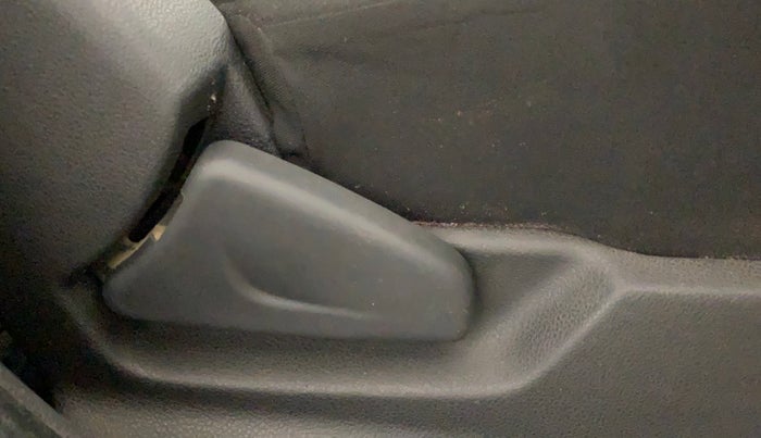 2016 Renault Kwid RXT 0.8, Petrol, Manual, 62,935 km, Driver Side Adjustment Panel