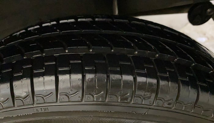 2016 Renault Kwid RXT 0.8, Petrol, Manual, 62,935 km, Left Rear Tyre Tread