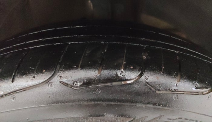 2018 Maruti Swift ZXI AMT, Petrol, Automatic, 71,192 km, Right Front Tyre Tread