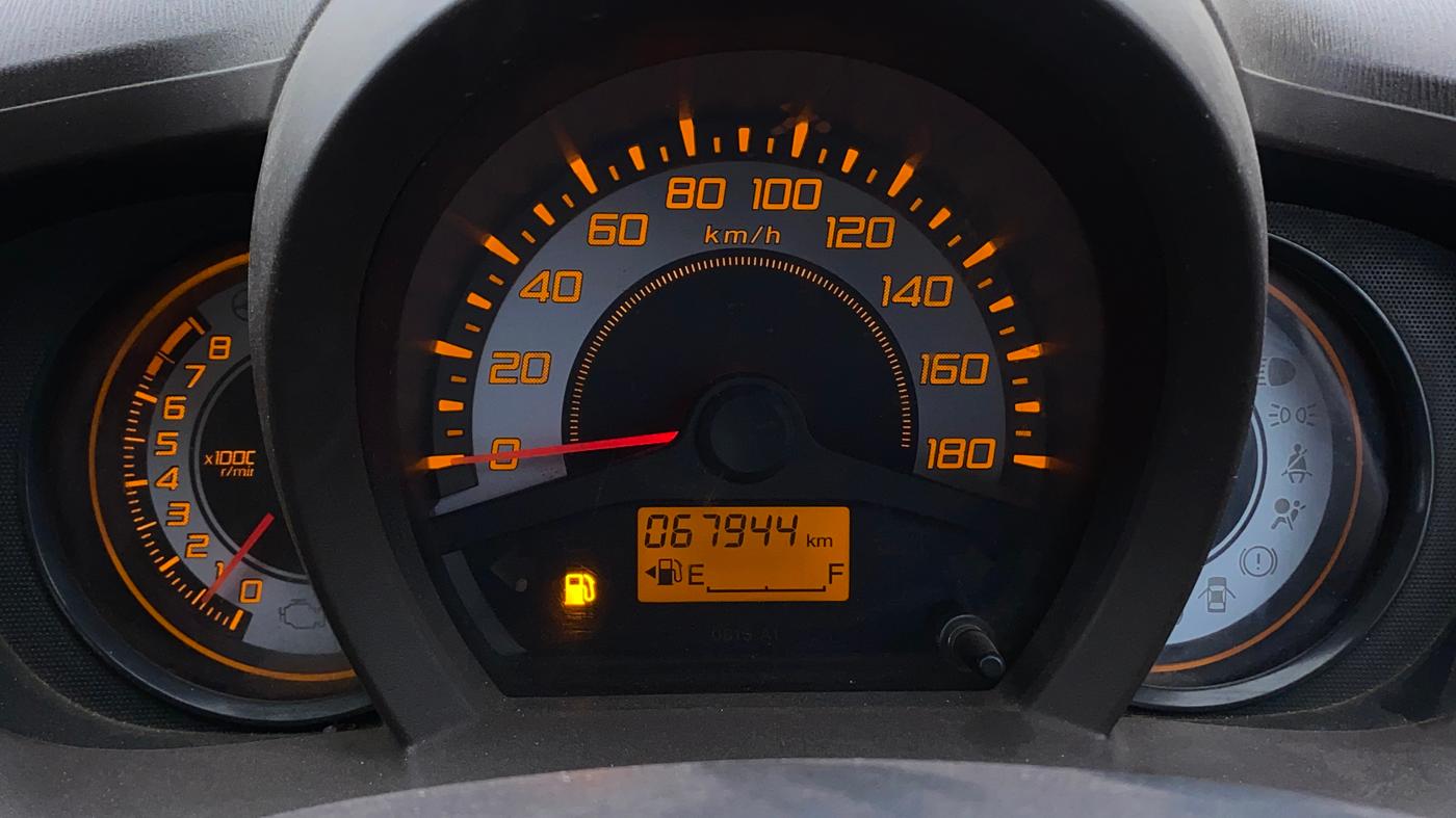 2013 Honda Brio VX MT, Petrol, Manual, 67,993 km, Odometer Image