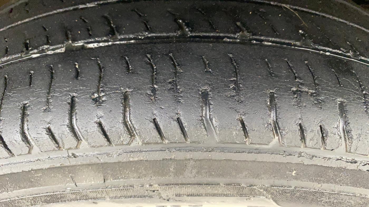 2013 Honda Brio VX MT, Petrol, Manual, 67,993 km, Right Front Tyre Tread