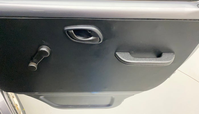 2019 Maruti Eeco 5 STR WITH A/C+HTR, Petrol, Manual, 24,968 km, Driver Side Door Panels Control