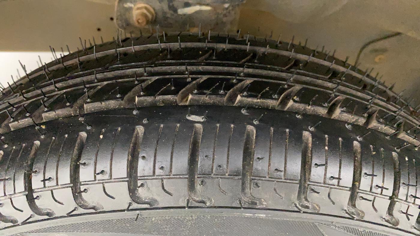 2019 Maruti Eeco 5 STR WITH A/C+HTR, Petrol, Manual, 24,968 km, Left Front Tyre Tread