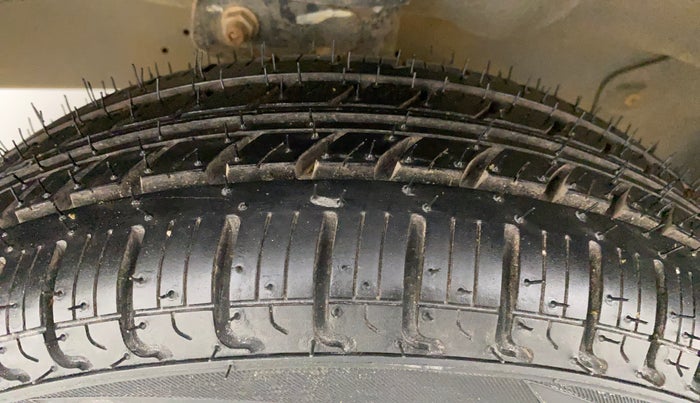 2019 Maruti Eeco 5 STR WITH A/C+HTR, Petrol, Manual, 24,968 km, Left Front Tyre Tread