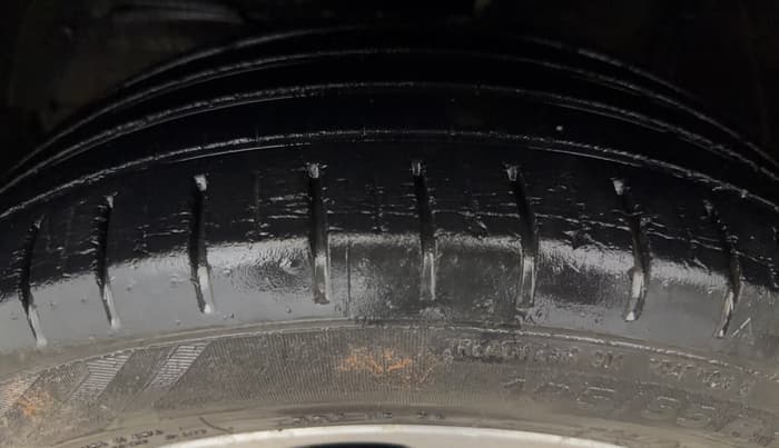 2017 Maruti Baleno ALPHA PETROL 1.2, Petrol, Manual, 61,649 km, Left Front Tyre Tread