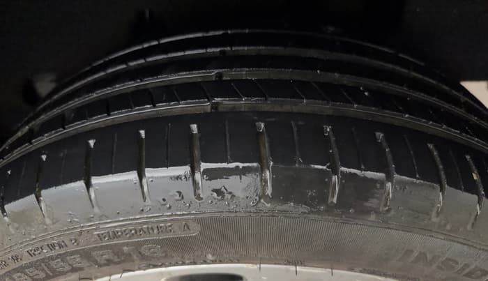 2017 Maruti Baleno ALPHA PETROL 1.2, Petrol, Manual, 61,649 km, Left Rear Tyre Tread